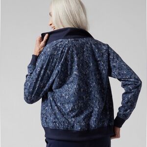 NWOT Athleta Brooklyn bomber jacket - Size M